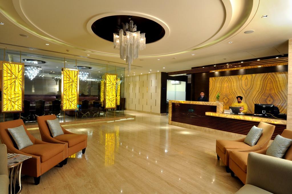 The Cove Hotel Panchkula Exterior photo