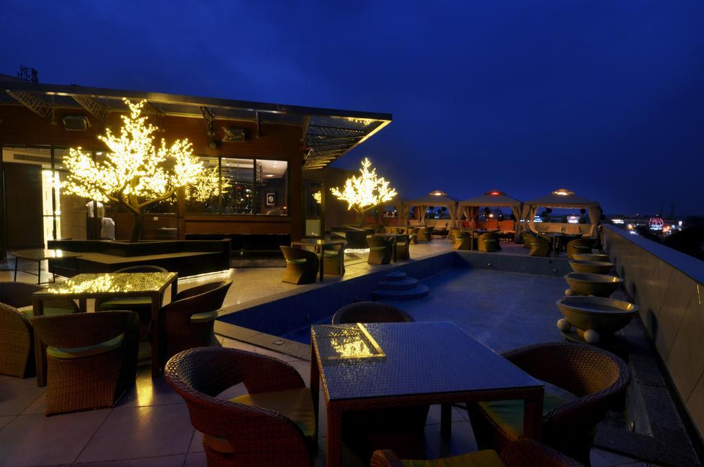The Cove Hotel Panchkula Exterior photo